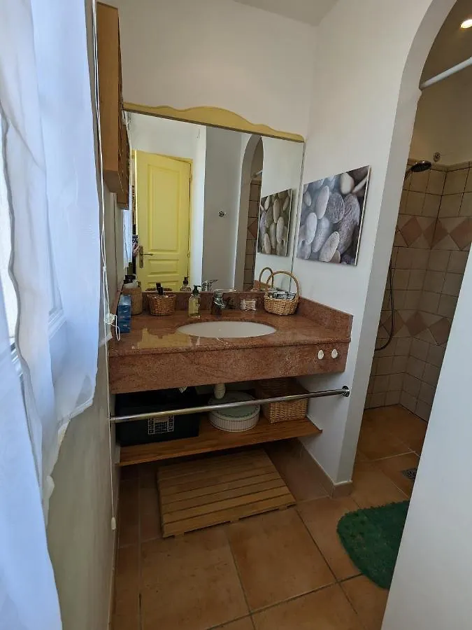 Apartment L'Instant Plage - Vue Mer - Bord De Plage - La Capte - Cote D'Azur Hyeres France